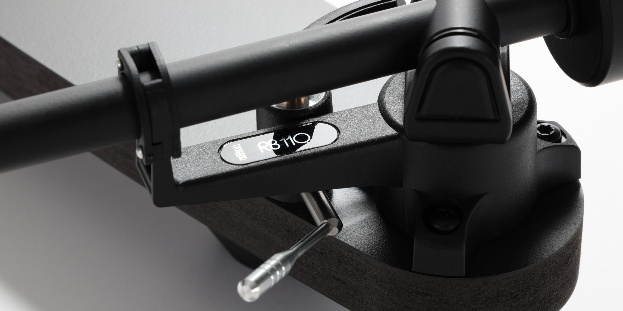 Hero_2_image_tonearm.jpg_(1)_.jpg