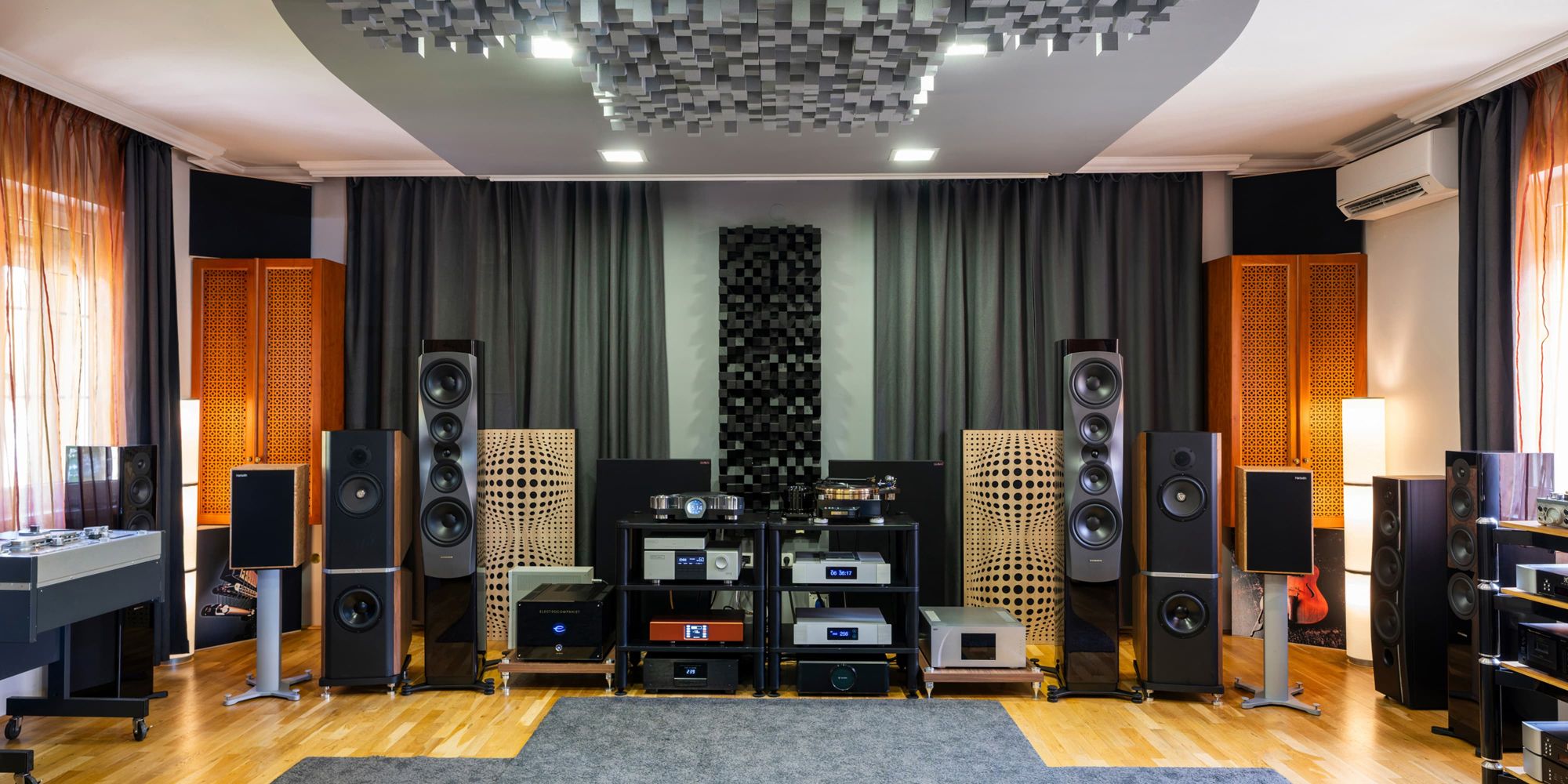 dram_audio_hero_1_(1).jpg